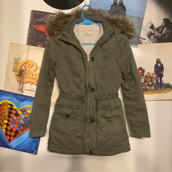 ABERCROMBIE KIDS SHERPA LINED MILITARY PARKA SZ M - Picture 1 of 5